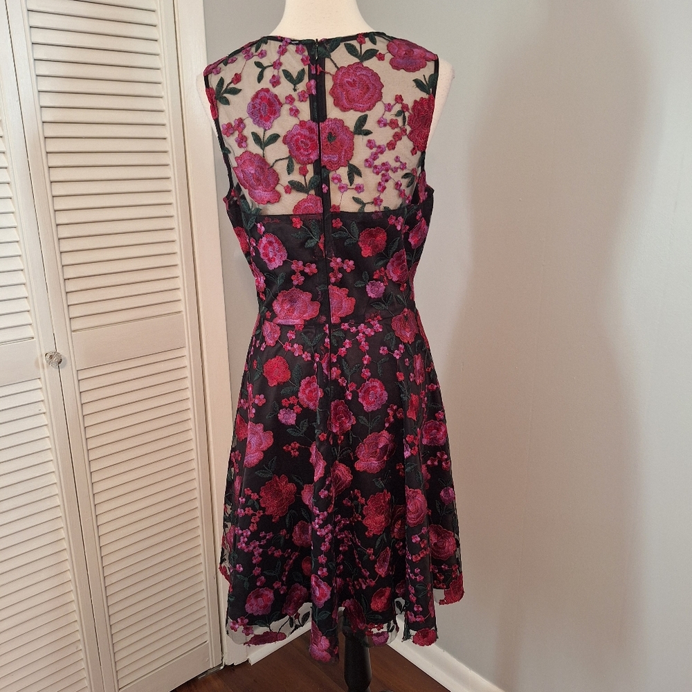 Tahari floral lace embroidery fit and flare dress sz 10 *C - Picture 5 of 10